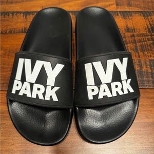 IVY PARK Black and White Slides